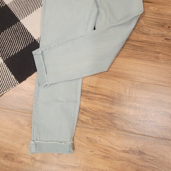 Universal Thread, light green, cropped jean (ankle) , size 14/32R - Picture 2 of 4